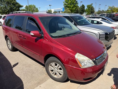 Used 2012 Kia Sedona LX w/ PWR Pkg FWD image 4
