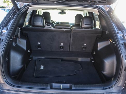 Used 2019 Jeep Cherokee Limited image 34