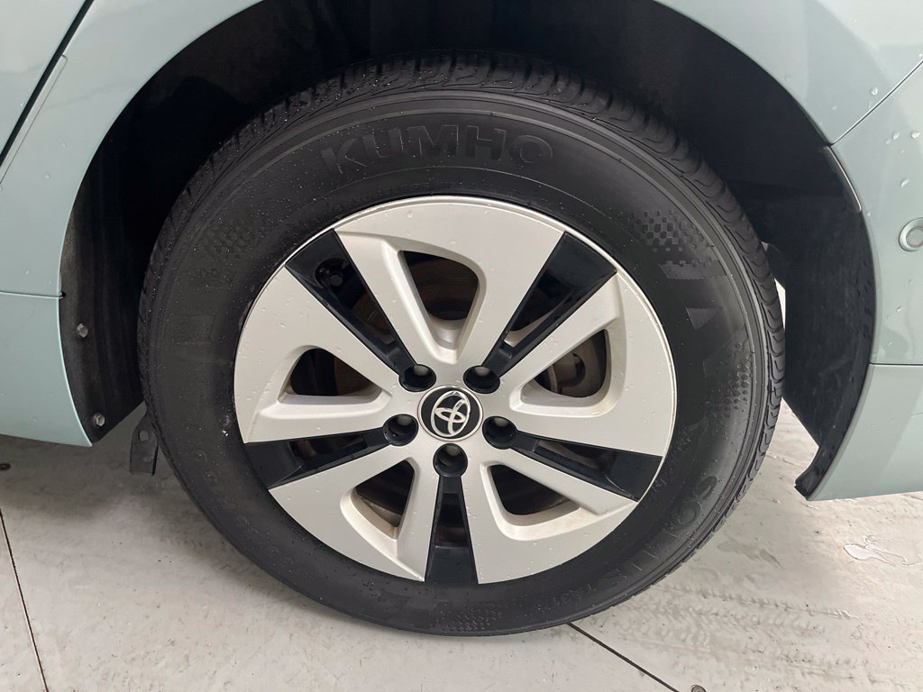 Used 2018 Toyota Prius Two w/ Prius Two Safety Plus Package FWD image 16