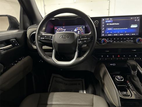 Used 2025 Chevrolet Colorado ZR2 w/ Technology Package image 21