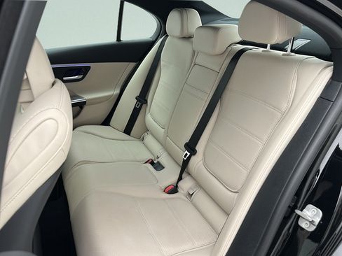 Used 2025 Mercedes-Benz C 300 4MATIC Sedan image 10
