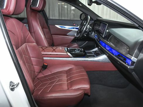 Used 2023 BMW 760i xDrive AWD/4WD image 74