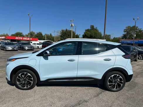 Used 2022 Chevrolet Bolt EUV Premier w/ Sun & Sound Package FWD image 9