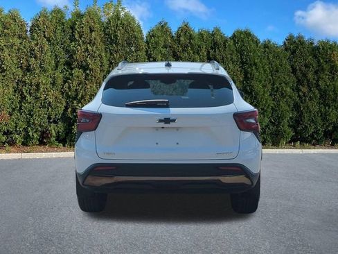 Used 2024 Chevrolet Trax ACTIV w/ Sunroof Package FWD image 5