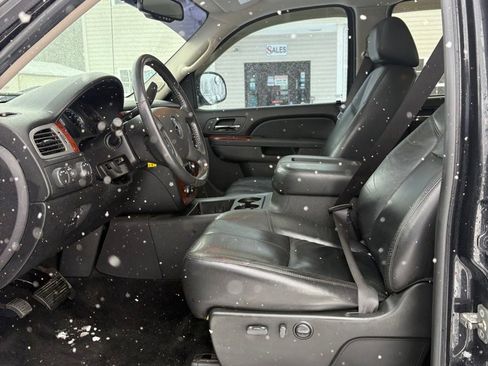 Used 2010 Chevrolet Silverado 2500 LTZ w/ Convenience Package image 9
