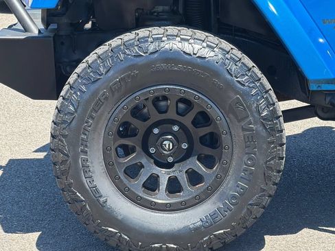 Used 2014 Jeep Wrangler Unlimited Sahara AWD/4WD image 25