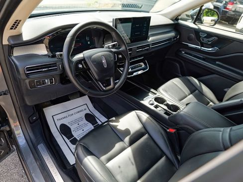 Used 2023 Lincoln Corsair AWD image 19