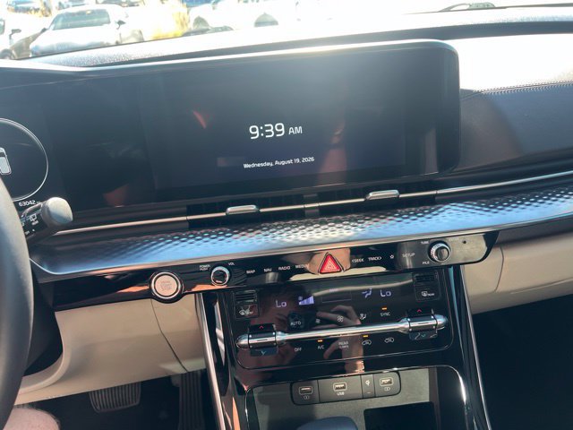 Certified 2024 Kia Carnival SX Prestige FWD image 12