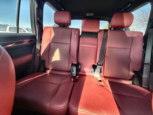 Used 2023 Lexus GX 460 Premium image 13