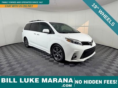 Used 2019 Toyota Sienna SE w/ Carpet Mat Package