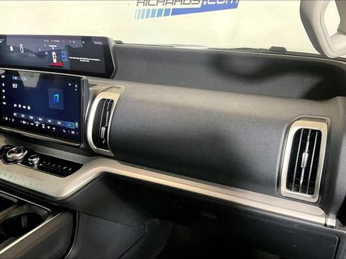 Certified 2025 Ford Expedition Max Active AWD/4WD image 12
