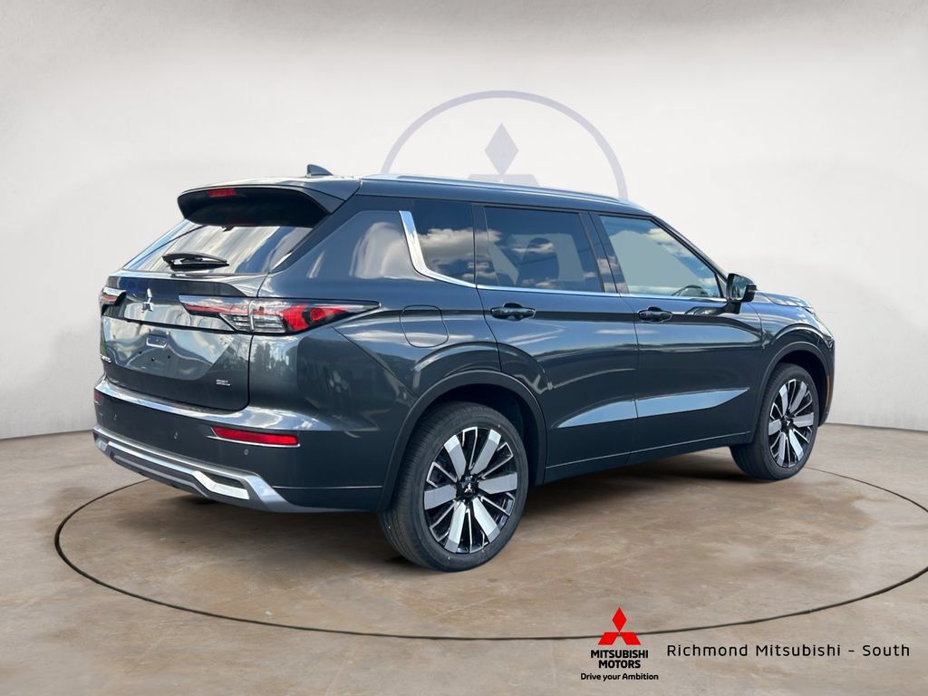 New 2026 Mitsubishi Outlander SEL FWD image 3