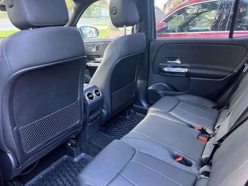 Certified 2022 Mercedes-Benz GLB 250 4MATIC image 35