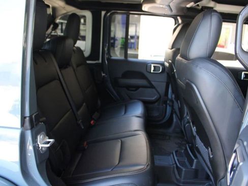 Used 2025 Jeep Wrangler Unlimited Rubicon 392 AWD/4WD image 18