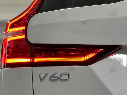 Used 2026 Volvo V60 B5 Cross Country Ultra w/ Climate Package AWD/4WD image 10