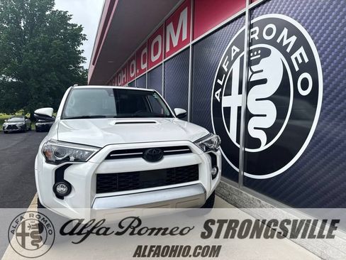 Used 2020 Toyota 4Runner TRD Off-Road Premium w/ Moonroof Package AWD/4WD image 1