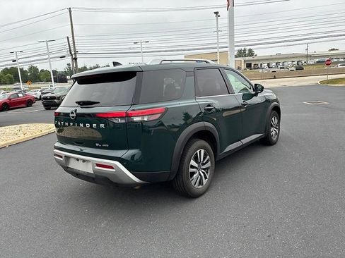 Used 2025 Nissan Pathfinder SL AWD/4WD image 9