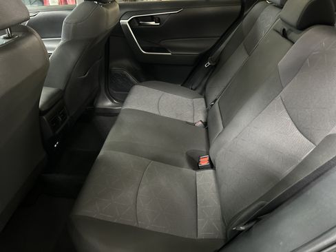 Used 2025 Toyota RAV4 XLE w/ Convenience Package FWD image 30