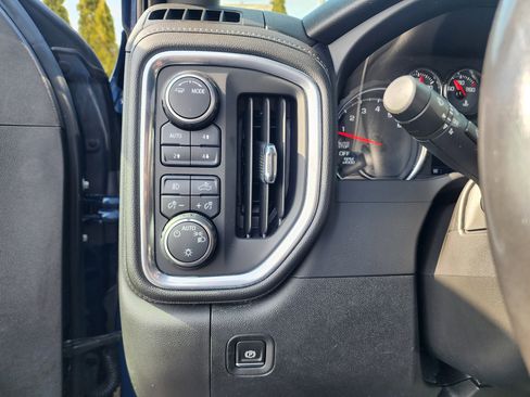 Used 2021 Chevrolet Silverado 1500 LT Trail Boss w/ Convenience Package II image 27