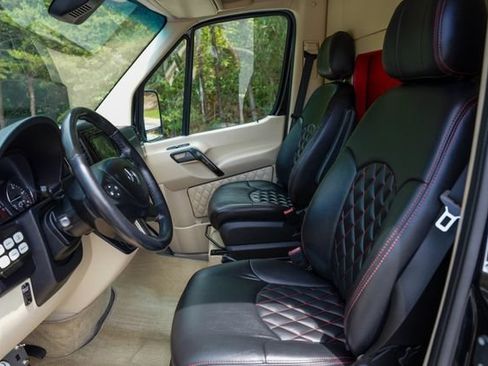 Used 2016 Mercedes-Benz Sprinter 2500 image 18