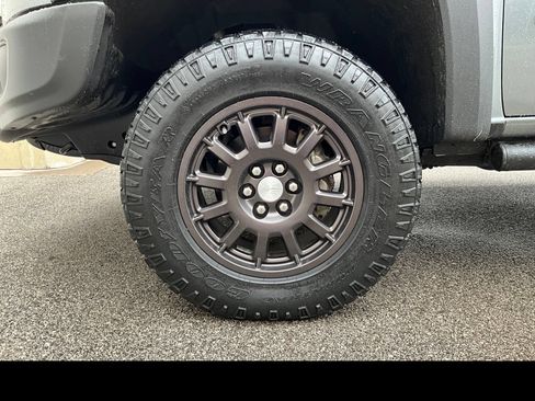 Used 2019 Chevrolet Colorado ZR2 w/ Colorado ZR2 Bison Edition AWD/4WD image 16