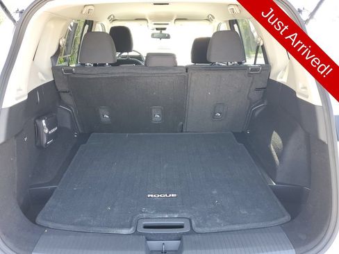 Used 2025 Nissan Rogue S AWD/4WD image 8