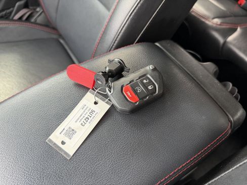 Used 2022 Jeep Wrangler Unlimited Rubicon AWD/4WD image 13