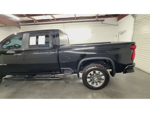 Used 2024 Chevrolet Silverado 2500 Custom w/ Custom Value Package AWD/4WD image 6