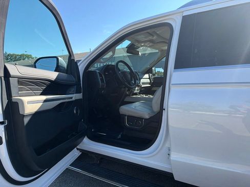 Used 2019 Ford Expedition Platinum AWD/4WD image 14