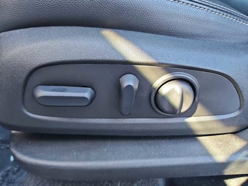 Used 2024 GMC Terrain SLT image 18