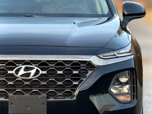 Used 2019 Hyundai Santa Fe SE image 12