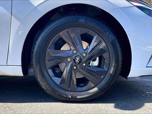 Used 2023 Hyundai Elantra SEL w/ Cargo Package image 33