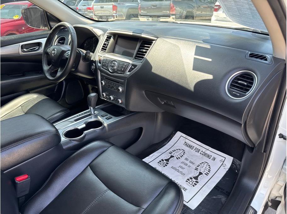 Used 2020 Nissan Pathfinder SL FWD image 30
