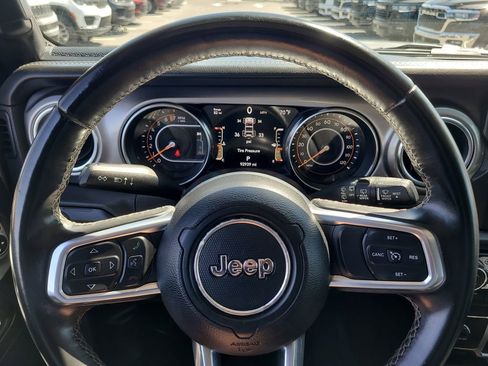 Used 2019 Jeep Wrangler Unlimited Sahara AWD/4WD image 32