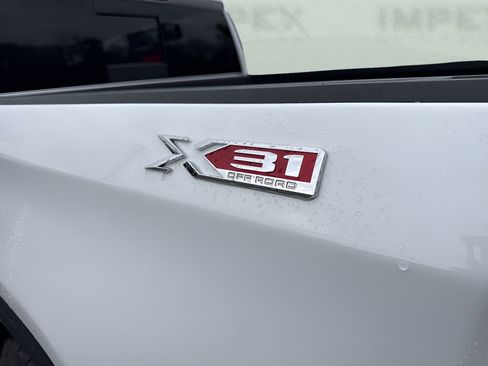 Used 2025 GMC Sierra 1500 SLT image 35