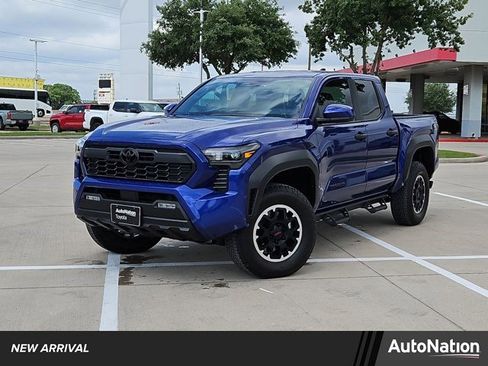 Used 2025 Toyota Tacoma TRD Off-Road image 1