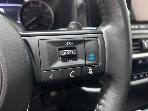 Used 2025 Nissan Pathfinder SV AWD/4WD image 20