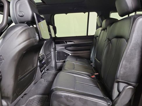 Used 2024 Jeep Wagoneer Series III w/ Premium Group I image 22