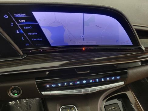 Certified 2023 Cadillac Escalade Premium Luxury w/ Performance Package image 8