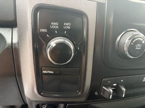 Used 2015 RAM 2500 Tradesman w/ Chrome Appearance Group image 16