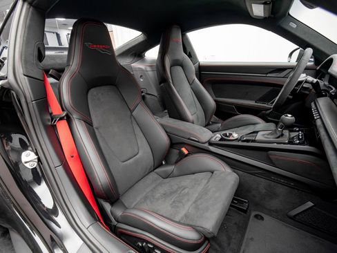 Used 2026 Porsche 911 GT3 RWD image 15