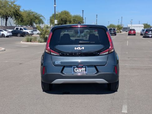 Certified 2025 Kia Soul LX FWD image 4