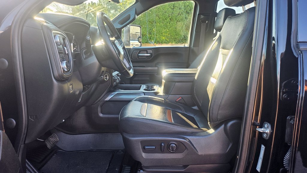 Used 2023 GMC Sierra 2500 AT4 w/ AT4 Premium Plus Package AWD/4WD image 26