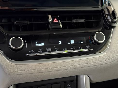 Used 2023 Toyota Corolla Cross L FWD image 21