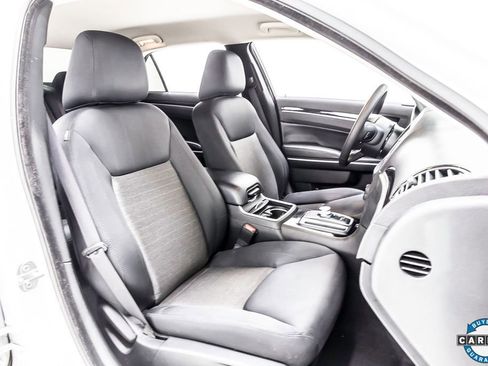 Used 2023 Chrysler 300 Touring w/ Sport Appearance Package image 26