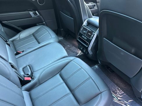 Used 2019 Land Rover Range Rover Sport HSE AWD/4WD image 34