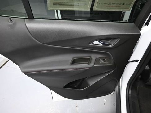 Used 2024 Chevrolet Equinox RS FWD image 29