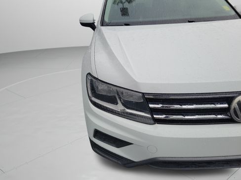 Used 2020 Volkswagen Tiguan SE FWD image 13