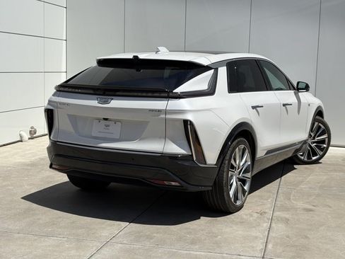 Certified 2024 Cadillac Lyriq Luxury RWD image 7
