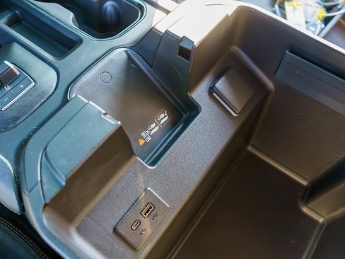 Used 2024 GMC Sierra 2500 AT4 w/ AT4 Preferred Package image 36